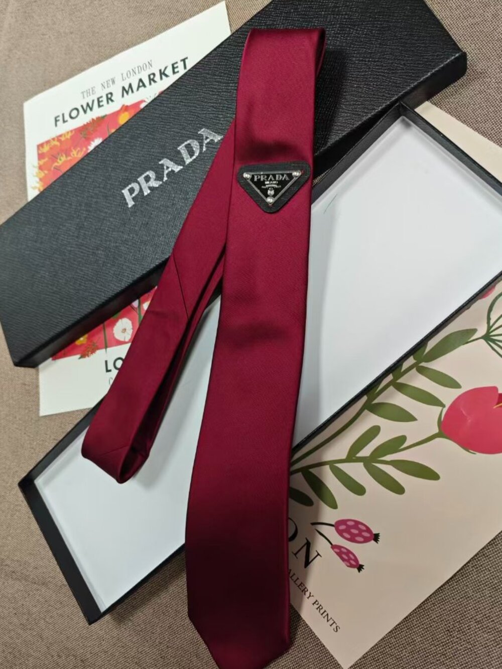 Brand New Prada Red Tie 😘💘 Comes with a gift box Fashion accessories - Picture 5 of 6